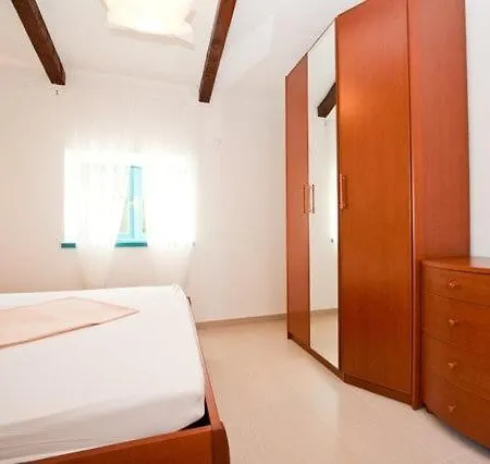 Little Summer House Baska  Room photo